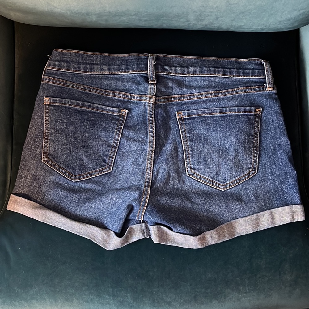 NWOT Old Navy semi-fitted denim shorts - size 4 - Picture 2 of 4